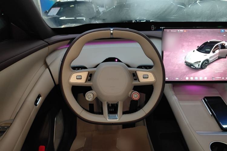 Used Xiaomi Auto YU7 2025 Ultra-Long Range Rear-Wheel Drive Version Steering Wheel