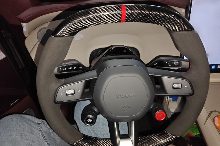 Used Xiaomi Auto YU7 2025 Ultra-Long Range High-Performance All-Wheel-Drive Max Edition Steering Wheel
