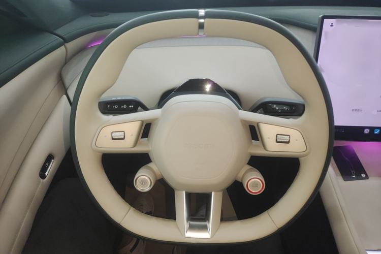Used Xiaomi Auto YU7 2025 Ultra-Long Range High-Performance All-Wheel-Drive Max Edition Steering Wheel