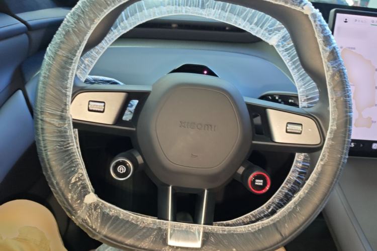 Used Xiaomi Auto YU7 2025 Ultra-Long Range High-Performance All-Wheel-Drive Max Edition Steering Wheel