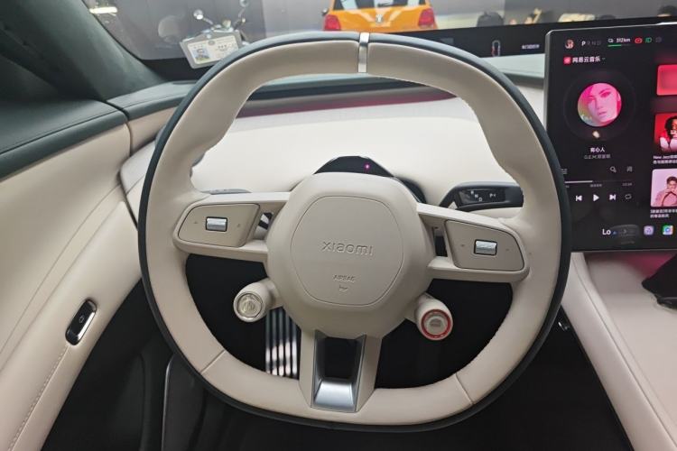 Used Xiaomi Auto YU7 2025 Ultra-Long Range High-Performance All-Wheel-Drive Max Edition Steering Wheel