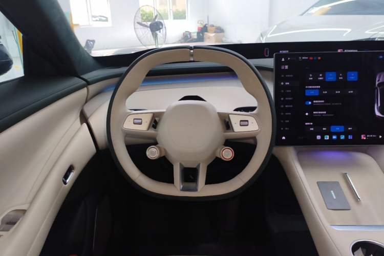 Used Xiaomi Auto YU7 2025 Ultra-Long Range High-Performance All-Wheel-Drive Max Edition Steering Wheel