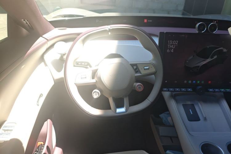 Used Xiaomi Auto YU7 2025 Ultra-Long Range Rear-Wheel Drive Version Steering Wheel