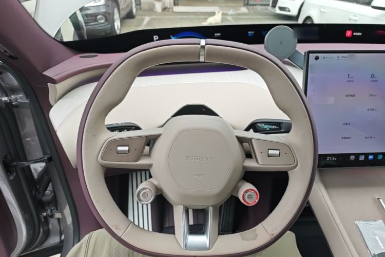 Used Xiaomi Auto YU7 2025 Ultra-Long Range Rear-Wheel Drive Version Steering Wheel