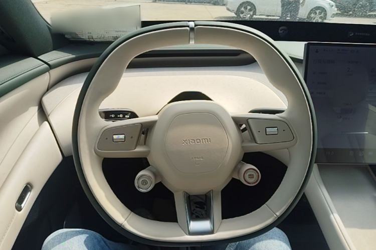 Used Xiaomi Auto YU7 2025 Ultra-Long Range Rear-Wheel Drive Version Steering Wheel