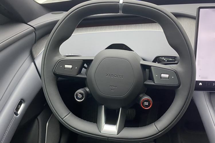 Used Xiaomi Auto YU7 2025 Ultra-Long Range Rear-Wheel Drive Version Steering Wheel