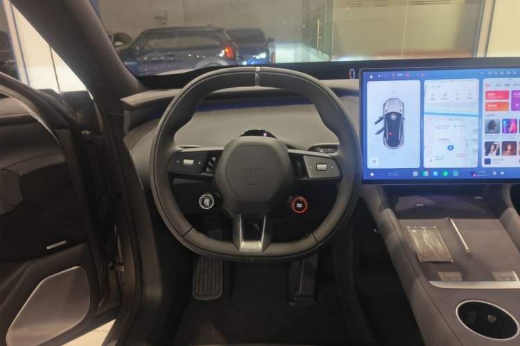 Used Xiaomi Auto YU7 2025 Ultra-Long Range Rear-Wheel Drive Version Steering Wheel
