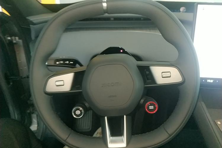 Used Xiaomi Auto YU7 2025 Ultra-Long Range Rear-Wheel Drive Version Steering Wheel
