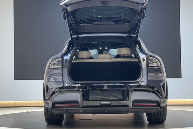 Used Xiaomi Auto YU7 2025 Ultra-Long Range High-Performance All-Wheel-Drive Max Edition Trunk