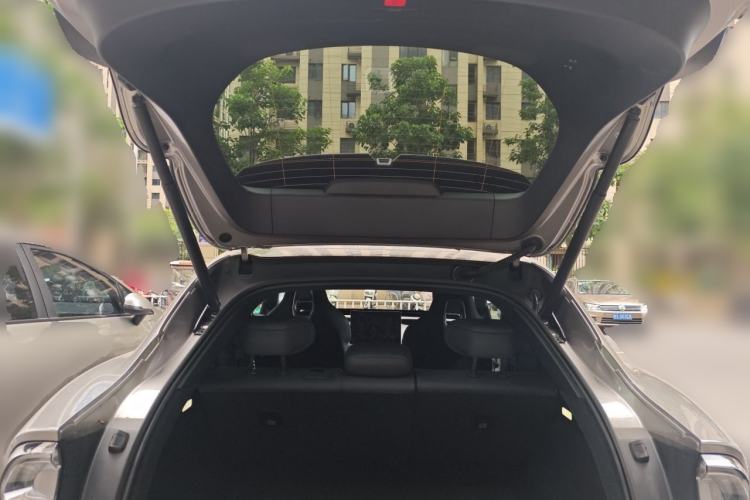 Used Xiaomi Auto YU7 2025 Ultra-Long Range High-Performance All-Wheel-Drive Max Edition Trunk