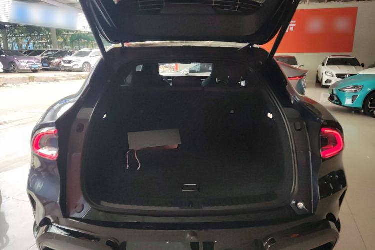 Used Xiaomi Auto YU7 2025 Ultra-Long Range High-Performance All-Wheel-Drive Max Edition Trunk