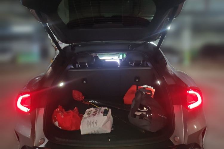 Used Xiaomi Auto YU7 2025 Ultra-Long Range High-Performance All-Wheel-Drive Max Edition Trunk