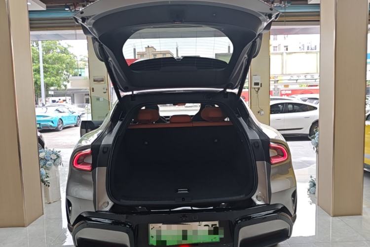 Used Xiaomi Auto YU7 2025 Ultra-Long Range High-Performance All-Wheel-Drive Max Edition Trunk