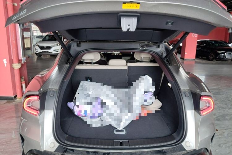 Used Xiaomi Auto YU7 2025 Ultra-Long Range Rear-Wheel Drive Version Trunk