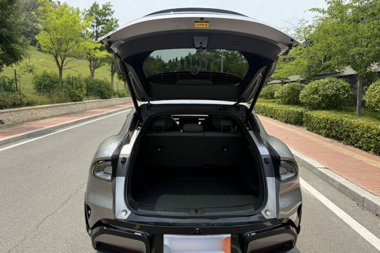 Used Xiaomi Auto YU7 2025 Ultra-Long Range Rear-Wheel Drive Version Trunk