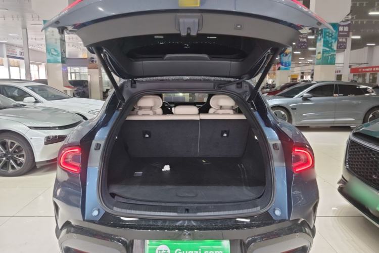 Used Xiaomi Auto YU7 2025 Ultra-Long Range High-Performance All-Wheel-Drive Max Edition Trunk
