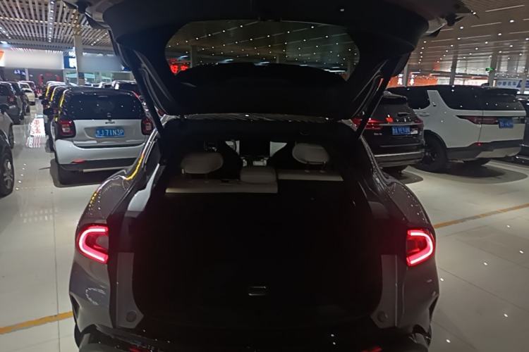 Used Xiaomi Auto YU7 2025 Ultra-Long Range High-Performance All-Wheel-Drive Max Edition Trunk