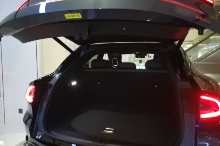 Used Xiaomi Auto YU7 2025 Ultra-Long Range High-Performance All-Wheel-Drive Max Edition Trunk