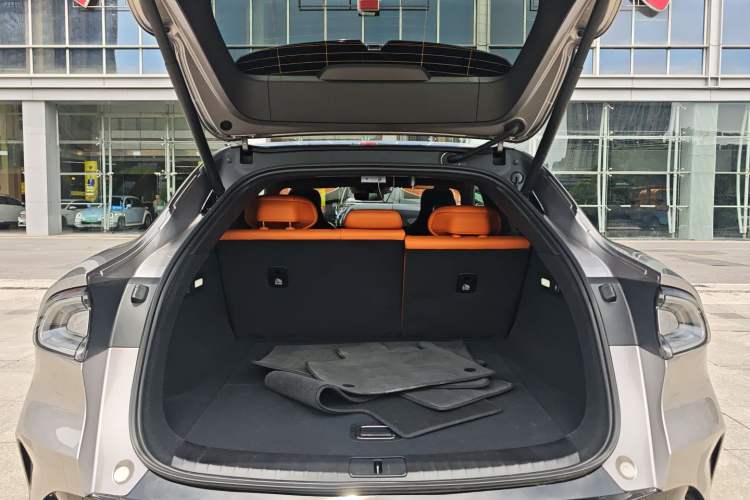 Used Xiaomi Auto YU7 2025 Ultra-Long Range High-Performance All-Wheel-Drive Max Edition Trunk