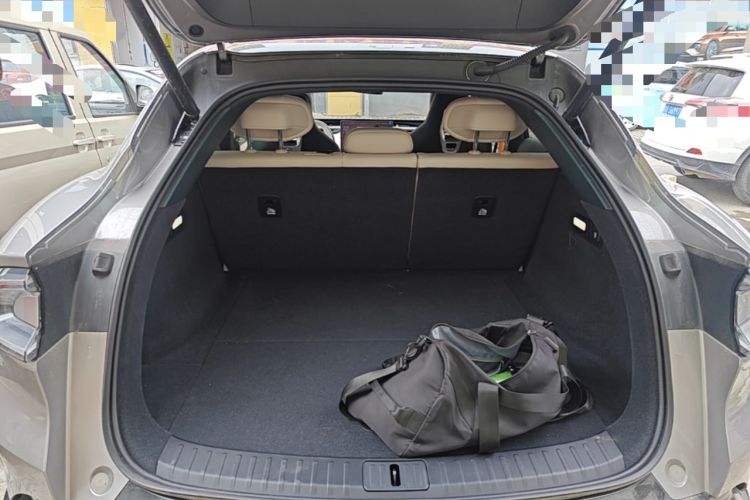 Used Xiaomi Auto YU7 2025 Ultra-Long Range Rear-Wheel Drive Version Trunk