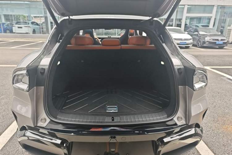 Used Xiaomi Auto YU7 2025 Ultra-Long Range High-Performance All-Wheel-Drive Max Edition Trunk