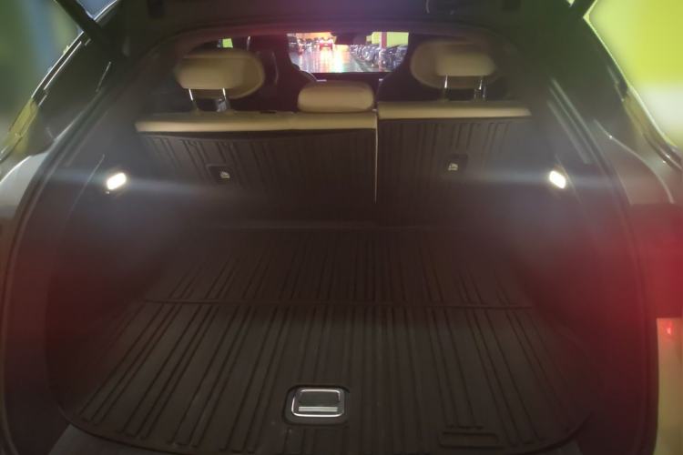 Used Xiaomi Auto YU7 2025 Ultra-Long Range High-Performance All-Wheel-Drive Max Edition Trunk