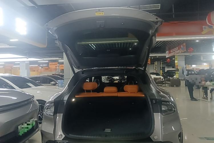 Used Xiaomi Auto YU7 2025 Ultra-Long Range High-Performance All-Wheel-Drive Max Edition Trunk