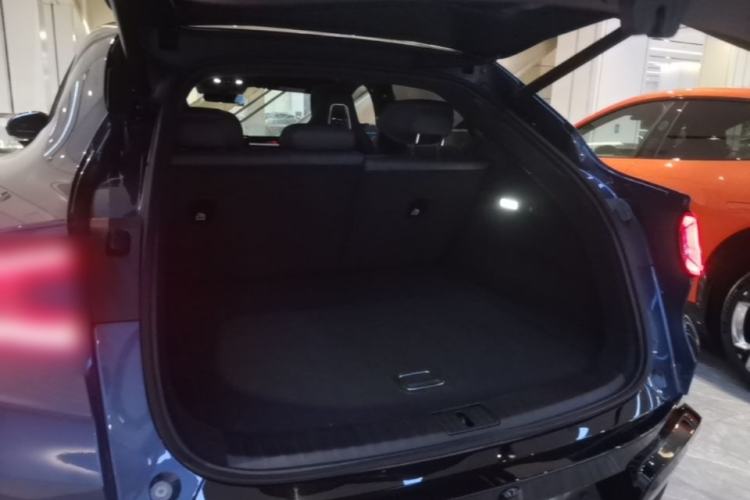 Used Xiaomi Auto YU7 2025 Ultra-Long Range High-Performance All-Wheel-Drive Max Edition Trunk