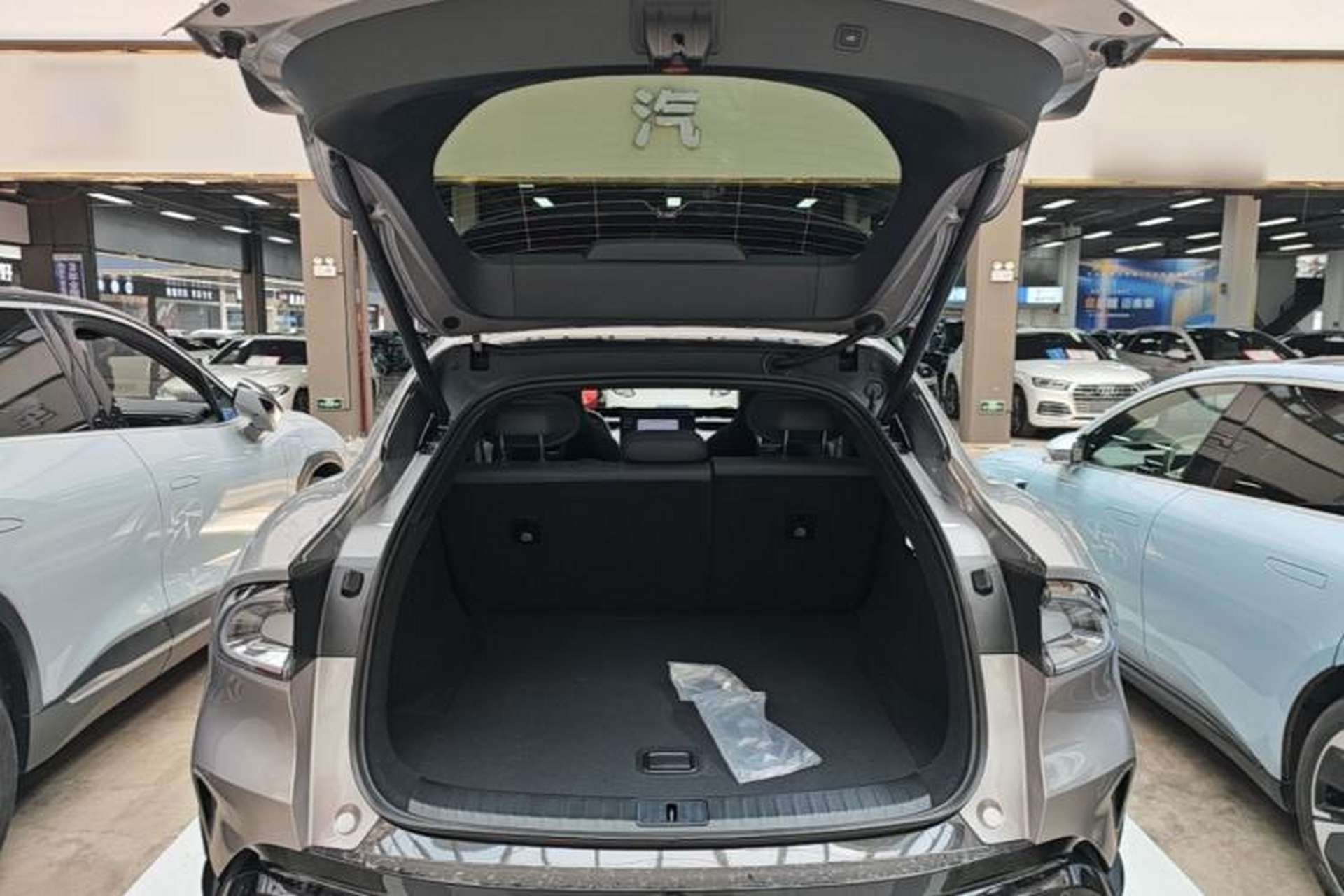 Used Xiaomi Auto YU7 2025 Ultra-Long Range All-Wheel Drive Pro Version Trunk