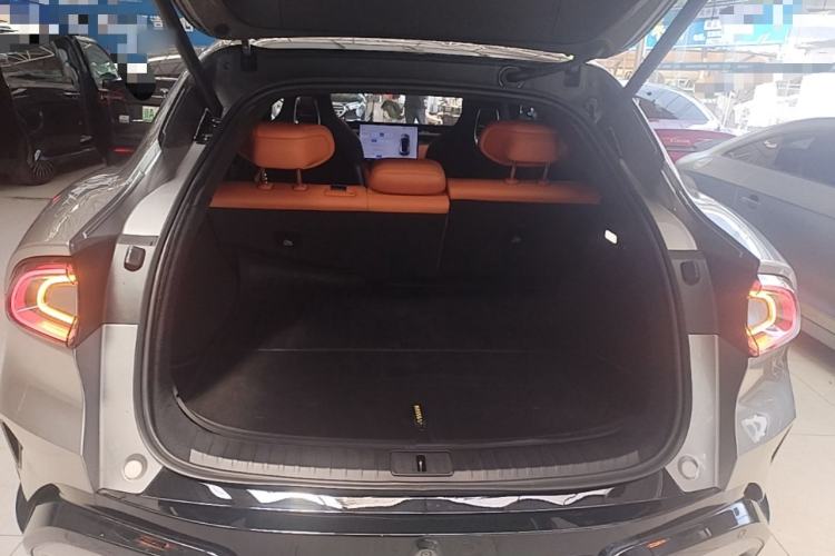 Used Xiaomi Auto YU7 2025 Ultra-Long Range High-Performance All-Wheel-Drive Max Edition Trunk