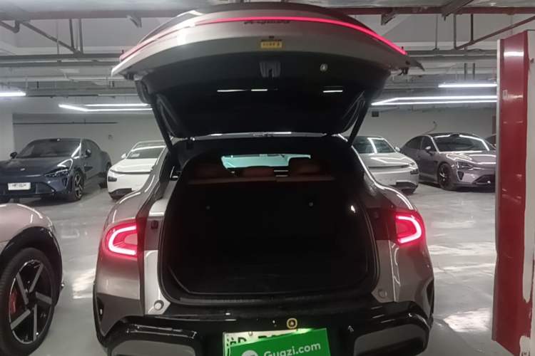 Used Xiaomi Auto YU7 2025 Ultra-Long Range High-Performance All-Wheel-Drive Max Edition Trunk