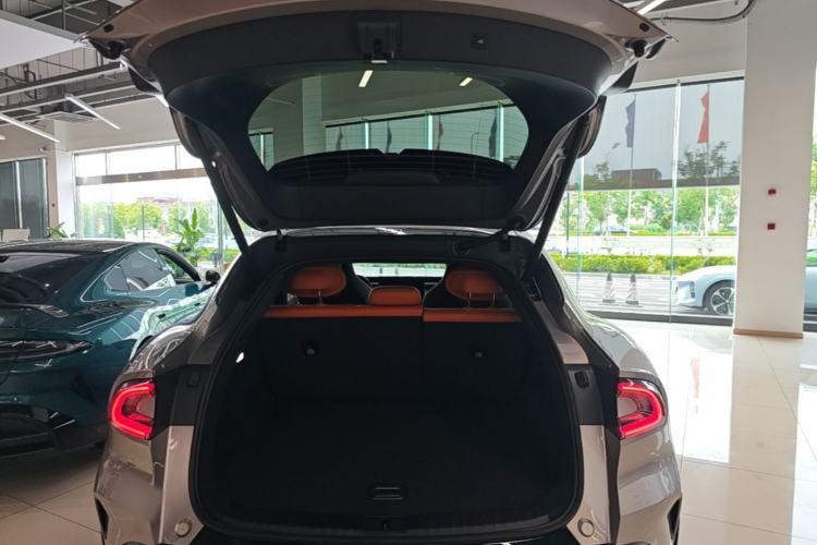 Used Xiaomi Auto YU7 2025 Ultra-Long Range High-Performance All-Wheel-Drive Max Edition Trunk