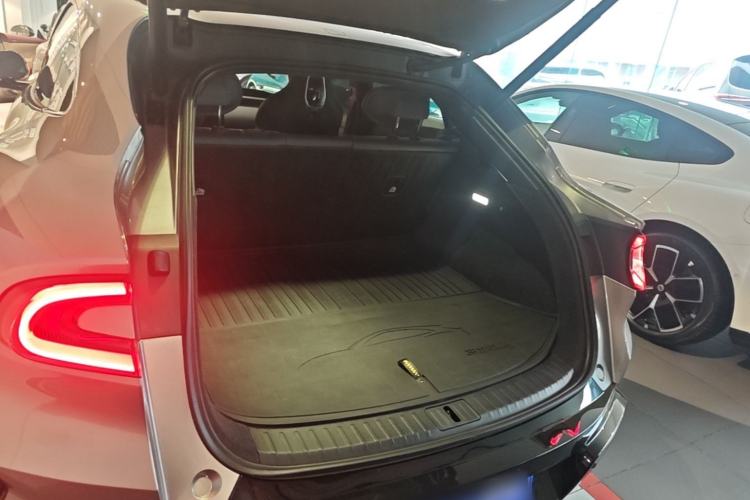 Used Xiaomi Auto YU7 2025 Ultra-Long Range High-Performance All-Wheel-Drive Max Edition Trunk