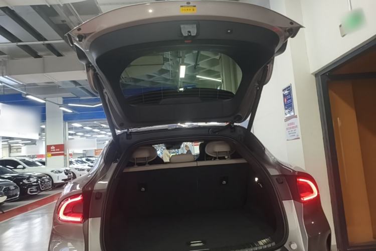 Used Xiaomi Auto YU7 2025 Ultra-Long Range High-Performance All-Wheel-Drive Max Edition Trunk