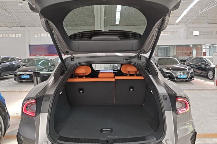 Used Xiaomi Auto YU7 2025 Ultra-Long Range High-Performance All-Wheel-Drive Max Edition Trunk