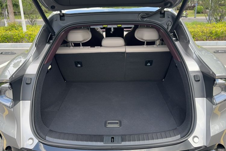 Used Xiaomi Auto YU7 2025 Ultra-Long Range Rear-Wheel Drive Version Trunk