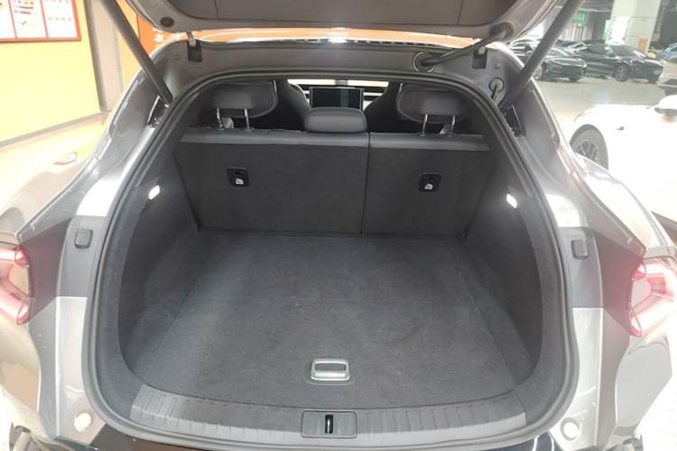 Used Xiaomi Auto YU7 2025 Ultra-Long Range Rear-Wheel Drive Version Trunk