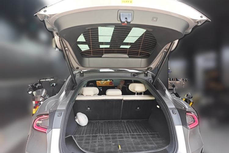 Used Xiaomi Auto YU7 2025 Ultra-Long Range High-Performance All-Wheel-Drive Max Edition Trunk