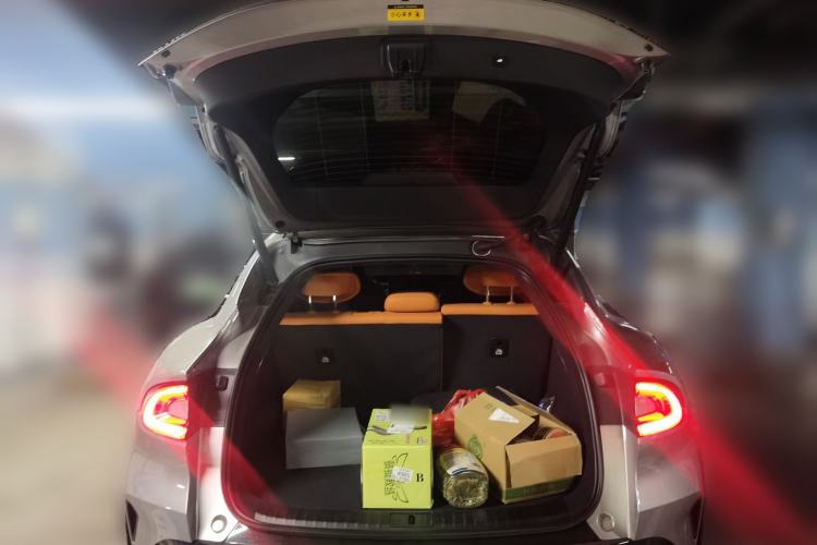 Used Xiaomi Auto YU7 2025 Ultra-Long Range High-Performance All-Wheel-Drive Max Edition Trunk