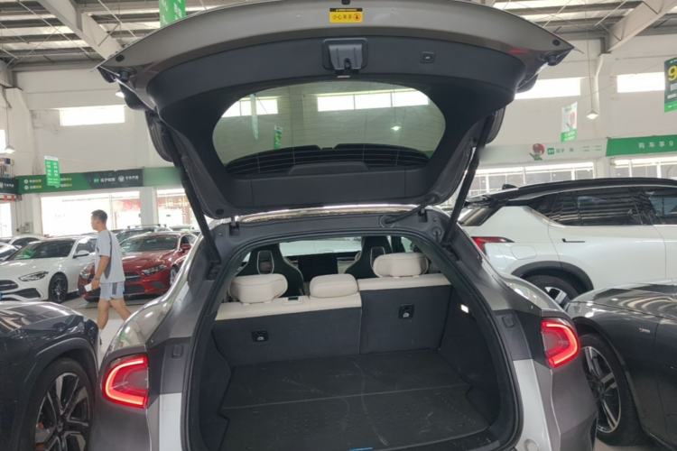 Used Xiaomi Auto YU7 2025 Ultra-Long Range High-Performance All-Wheel-Drive Max Edition Trunk