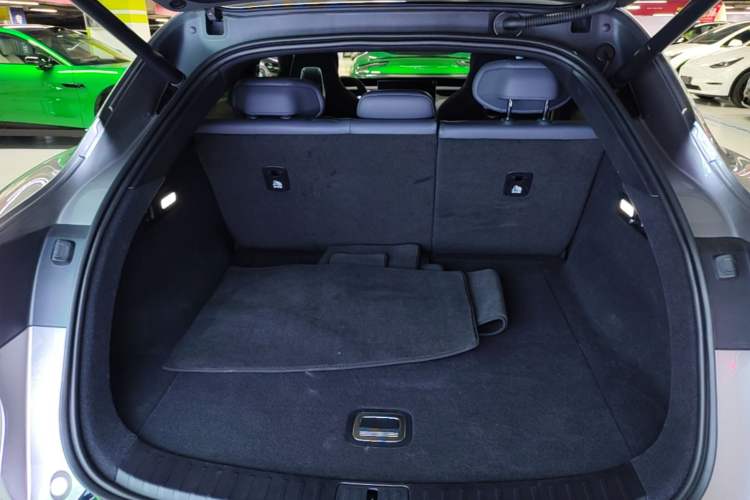 Used Xiaomi Auto YU7 2025 Ultra-Long Range Rear-Wheel Drive Version Trunk
