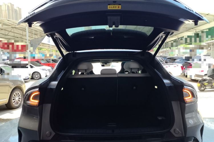 Used Xiaomi Auto YU7 2025 Ultra-Long Range High-Performance All-Wheel-Drive Max Edition Trunk