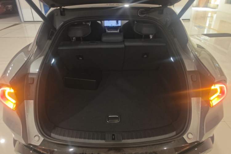 Used Xiaomi Auto YU7 2025 Ultra-Long Range Rear-Wheel Drive Version Trunk