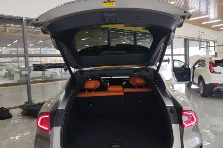 Used Xiaomi Auto YU7 2025 Ultra-Long Range High-Performance All-Wheel-Drive Max Edition Trunk