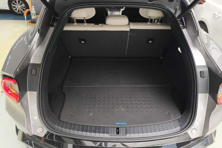 Used Xiaomi Auto YU7 2025 Ultra-Long Range All-Wheel Drive Pro Version Trunk