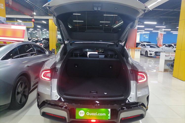 Used Xiaomi Auto YU7 2025 Ultra-Long Range High-Performance All-Wheel-Drive Max Edition Trunk