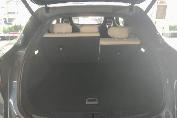 Used Xiaomi Auto YU7 2025 Ultra-Long Range High-Performance All-Wheel-Drive Max Edition Trunk