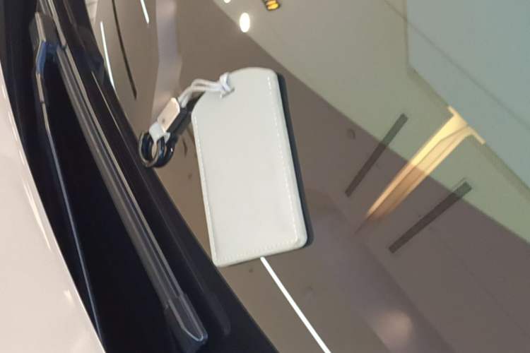 Used Xiaomi Auto YU7 2025 Ultra-Long Range High-Performance All-Wheel-Drive Max Edition Vehicle Key