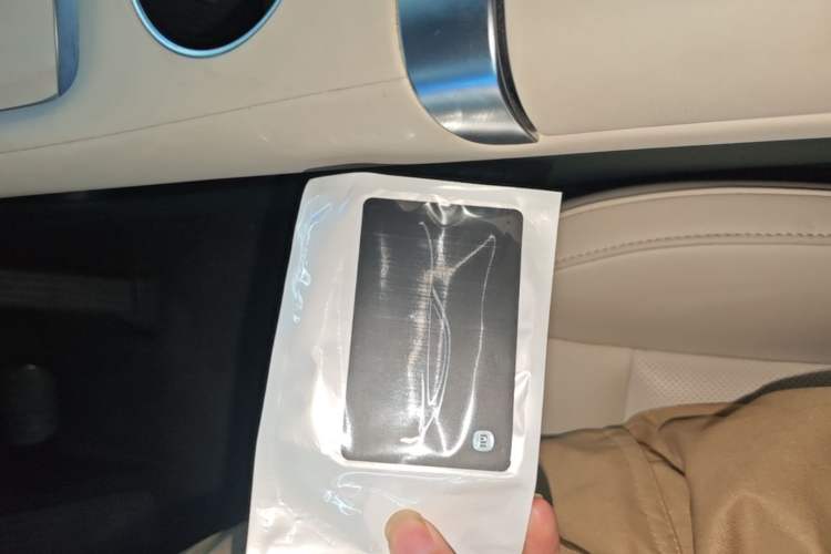 Used Xiaomi Auto YU7 2025 Ultra-Long Range High-Performance All-Wheel-Drive Max Edition Vehicle Key