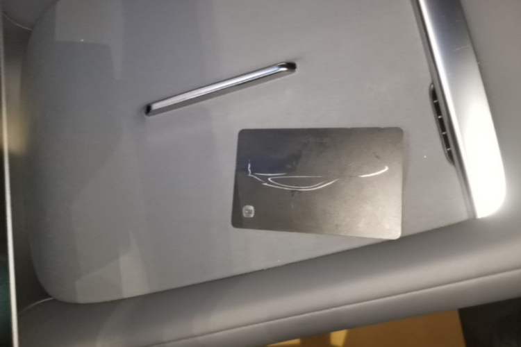 Used Xiaomi Auto YU7 2025 Ultra-Long Range High-Performance All-Wheel-Drive Max Edition Vehicle Key